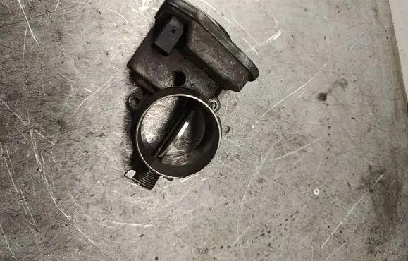 BMW 5 E60 E61 Throttle valve 7791481