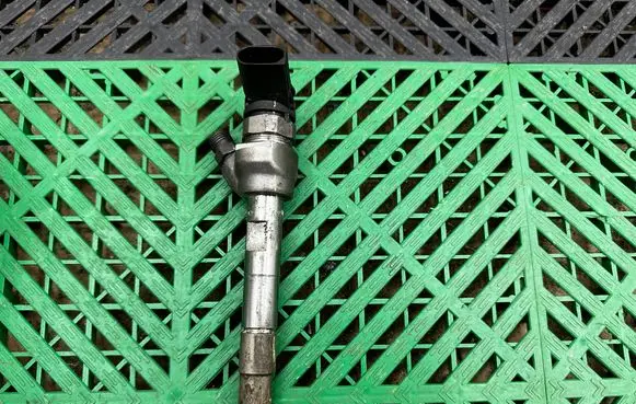BMW 5 G30 G31 G38 Fuel injector 8579236