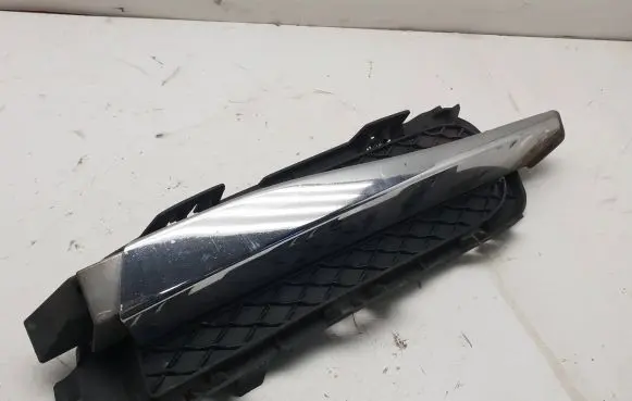 Jaguar XF X250 Front bumper lower grill 8X2315K233BC