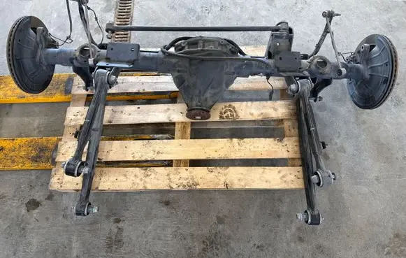 Ram 1500 DT Rear axle beam with reductor 68270329AB