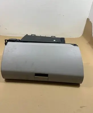 Mercedes-Benz B W245 Glove box