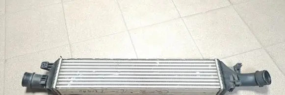 Audi Q3 8U Intercooler radiator 8U0145803B