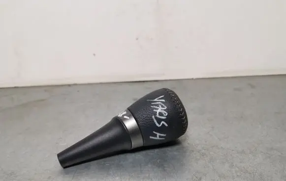 Toyota Yaris Gear lever shifter trim leather/knob YARIS15BUMBULAS
