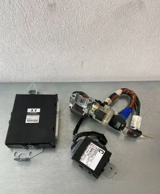 Subaru Forester SG Engine ECU kit and lock set 22611AM240 1123004340