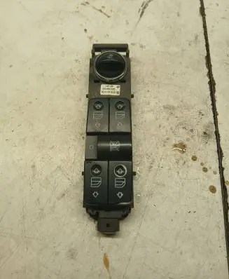 Mercedes-Benz S W220 Electric window control switch A2208213179 501971 Q02A09452