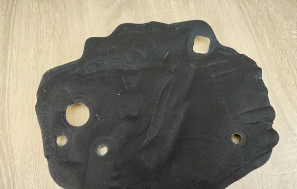 BMW 4 G22 G23 G24 G26 Engine bonnet/hood sound/heat insulation 7450019