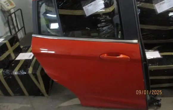 Ford B-MAX Front door