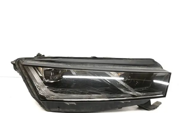 Skoda Octavia Mk4 Headlight/headlamp 5E4941016A 030111823400 LE18A6419