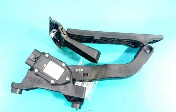 Hyundai i40 Accelerator throttle pedal HEN0041C-3Z000 IMPRK1202582