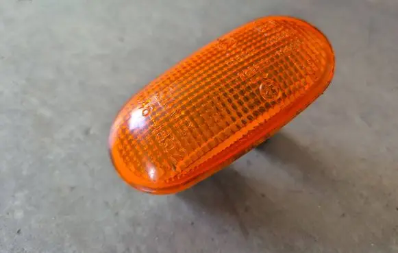 Mitsubishi L200 Front fender indicator light 