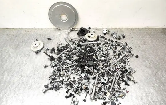 Nuts/bolts