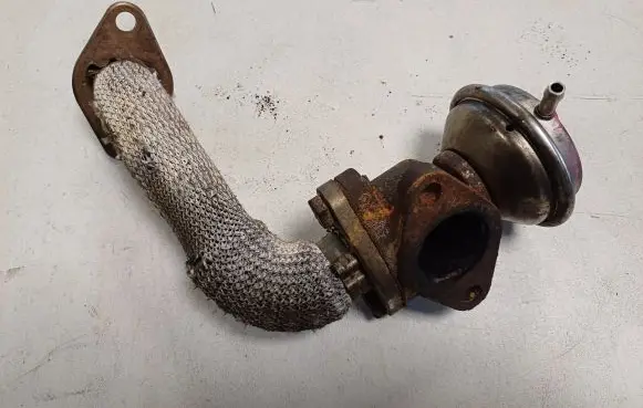 Audi A6 S6 C4 4A EGR valve 241141