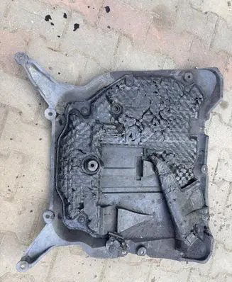 Volvo XC90 Engine splash shield/under tray 30680969
