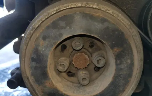 Volkswagen Golf IV Crankshaft pulley