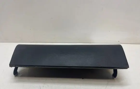 Volkswagen PASSAT B3 Glove box