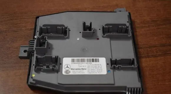 Mercedes-Benz E W213 Trunk lid opening control unit A2139002532