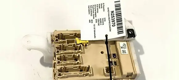 Toyota Auris E180 Relay mounting block 82730-12X80A