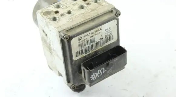 Volkswagen PASSAT B6 ABS Pump 3C0614109C