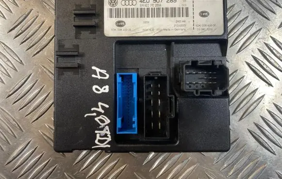 Audi A8 S8 D3 4E Comfort/convenience module 4F0907289 5DK00843205 4E0910289A