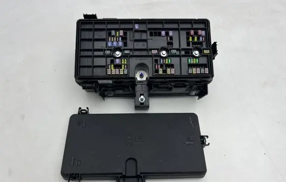 Fuse box set