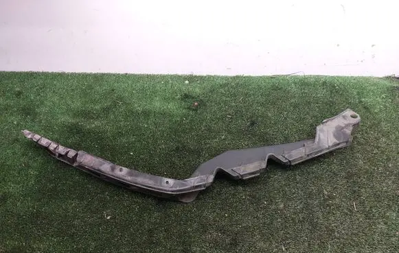 Skoda Octavia Mk2 (1Z) Front bumper mounting bracket 1Z0807184B