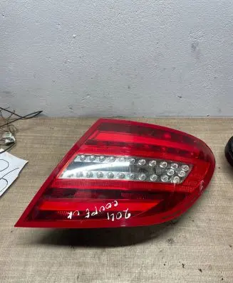 Mercedes-Benz C W204 Rear/tail lights 9890038103 7989028