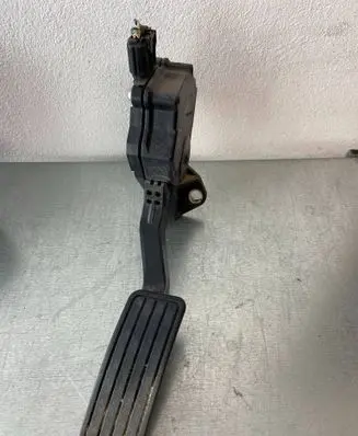 Subaru Forester SH Accelerator throttle pedal 36010AG140 1988007120 12N14C00036