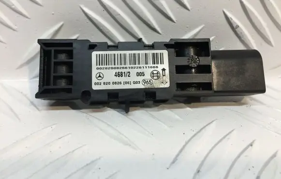 Mercedes-Benz S W220 Airbag deployment crash/impact sensor 0028200826