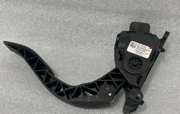 Audi A6 S6 C6 4F Accelerator throttle pedal 8K1723523