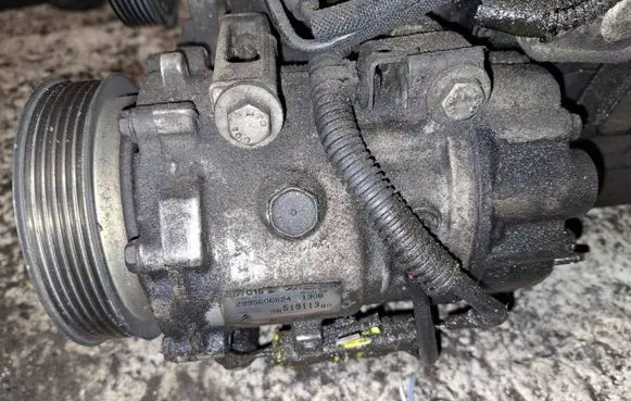 Citroen C4 Grand Picasso Air conditioning (A/C) compressor (pump) 9651911380