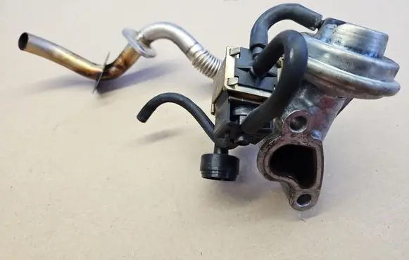 Mercedes-Benz SL R230 EGR valve 1121400060 A112140060