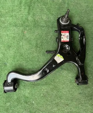 Land Rover Discovery 3 - LR3 Front lower control arm/wishbone LR075994