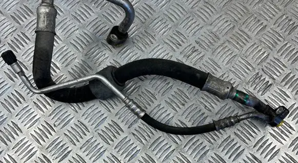 Air conditioning (A/C) pipe/hose