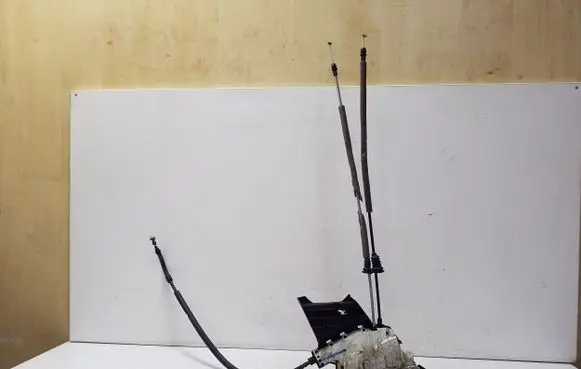 Jeep Cherokee Front door lock P68164389AA