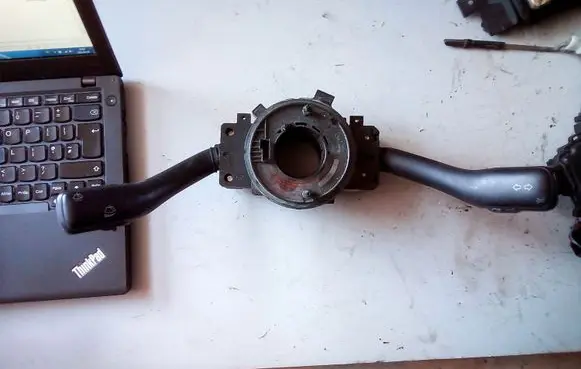 Volkswagen PASSAT B5 Indicator stalk 8LQ953513