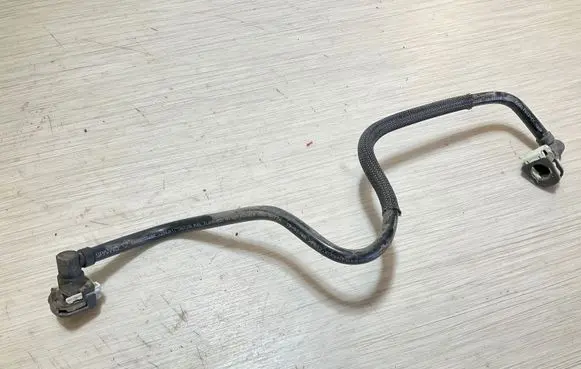 Volvo XC40 Fuel line/pipe/hose 32242011