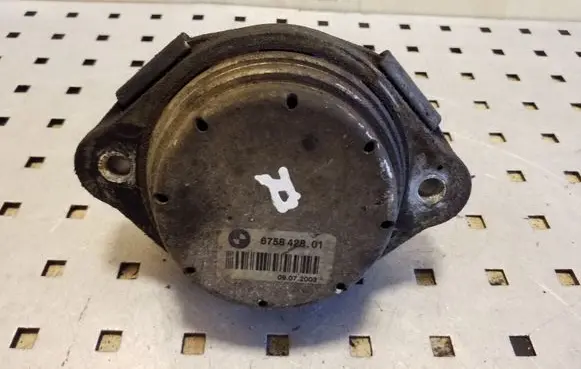 BMW X5 E53 Engine mount bracket 675842801