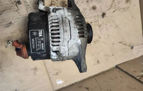 Mitsubishi Carisma Generator/alternator 0123315017 MD327550