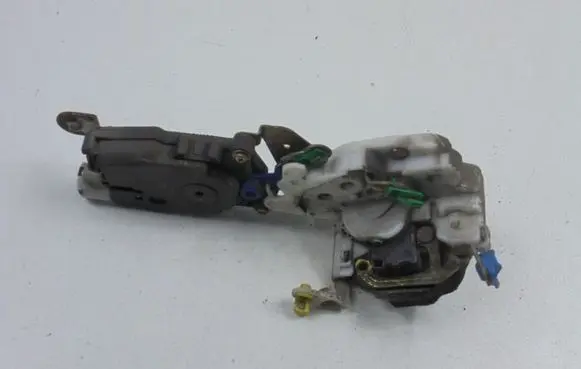 Subaru Legacy Front door lock