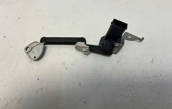 BMW X1 U11 Rear air suspension level height sensor 6892286 6895466