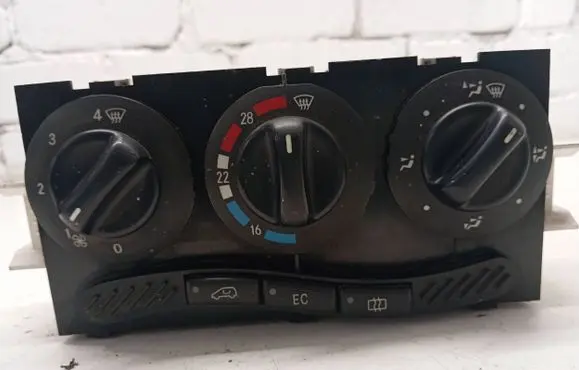 Mercedes-Benz A W168 Climate control unit 1688300485 0121599