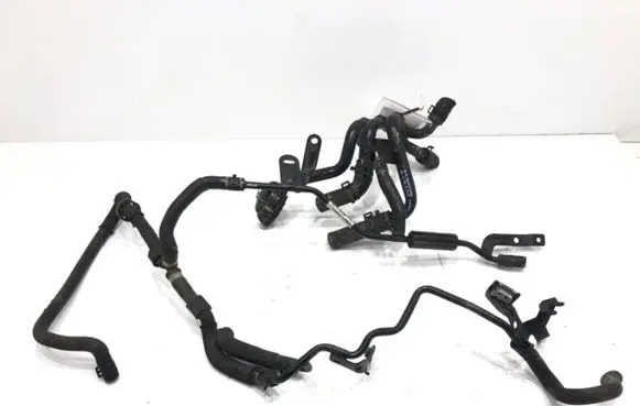 Volkswagen Golf VII Engine coolant pipe/hose
