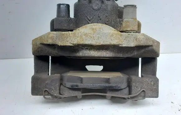 Peugeot 5008 Front brake caliper
