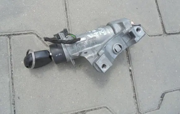 Seat Leon (1M) Ignition lock 4B0905851C