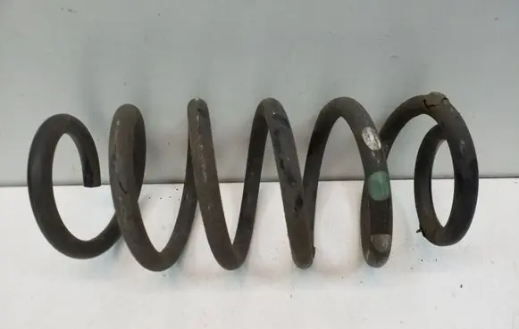 Toyota Avensis T270 Rear coil spring