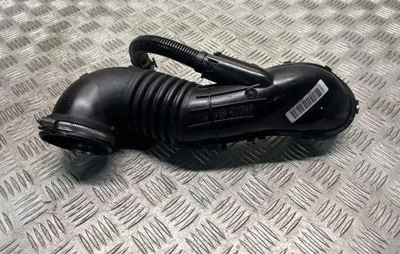 Air intake hose/pipe