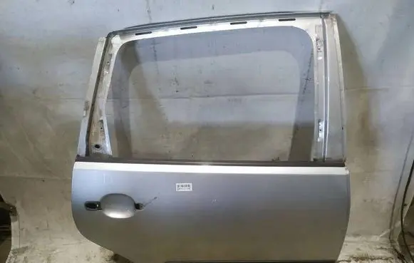 Volkswagen Polo IV 9N3 Rear door PILKOS