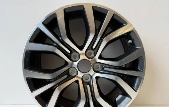 Mitsubishi Outlander R18 alloy rim 