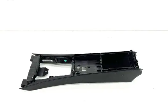 Mercedes-Benz C W204 Center console A2046800150