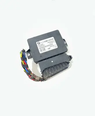 BMW 5 F10 F11 Hand brake control module EB685084601
